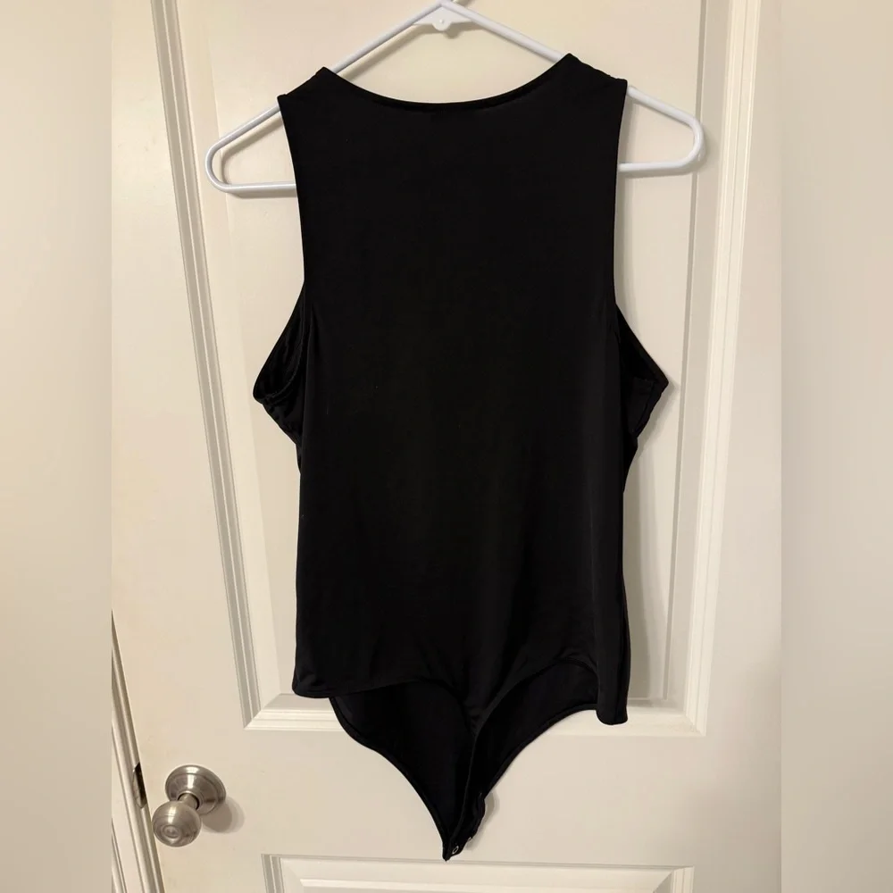 Nwot EXPRESS Body Contour Chest Cutout Black Bodysuit - Picture 4 of 4